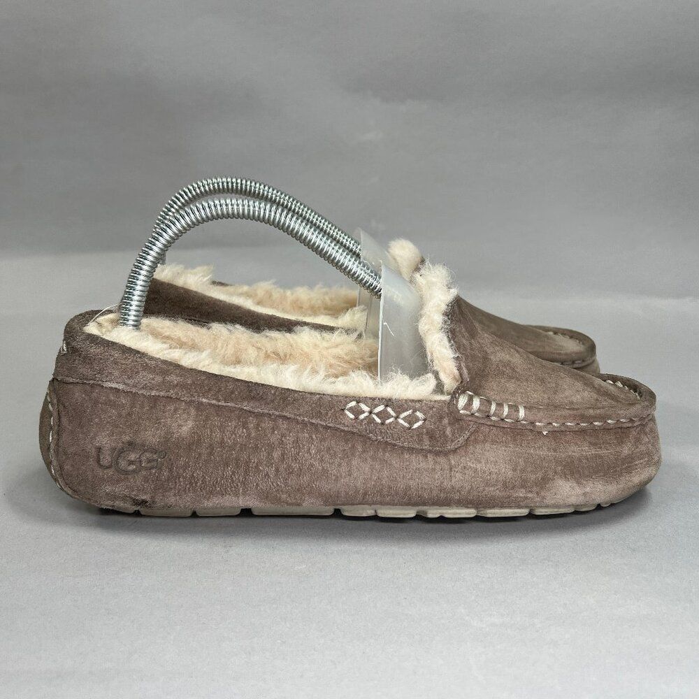 UGG Women's Size 7 Ansley Sheepskin Suede Slippers